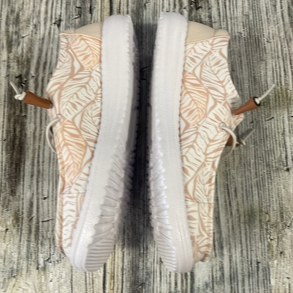 NWOT Hey Dudes size w8 coral & white - Picture 2 of 8